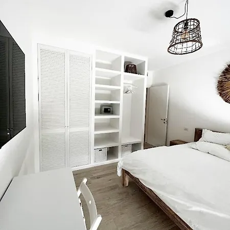 White Beach Front - 2 Bedroom *
