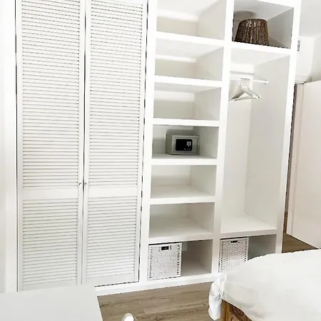 Apartment White Beach Front - 2 Bedroom *